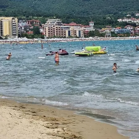 Апартамент Private Sea-b
